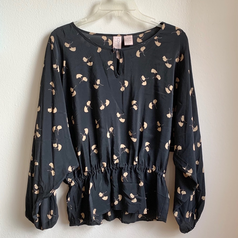 NWOT Gemma silk print peplum blouse